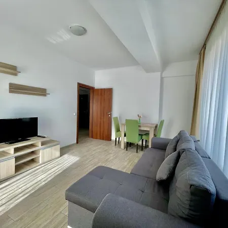 Summerland Apartment