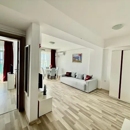 Summerland Mamaia
